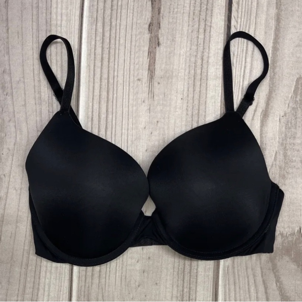 Victoria’s Secret Size 32D Body By Victoria Perfect Shape Bra Black